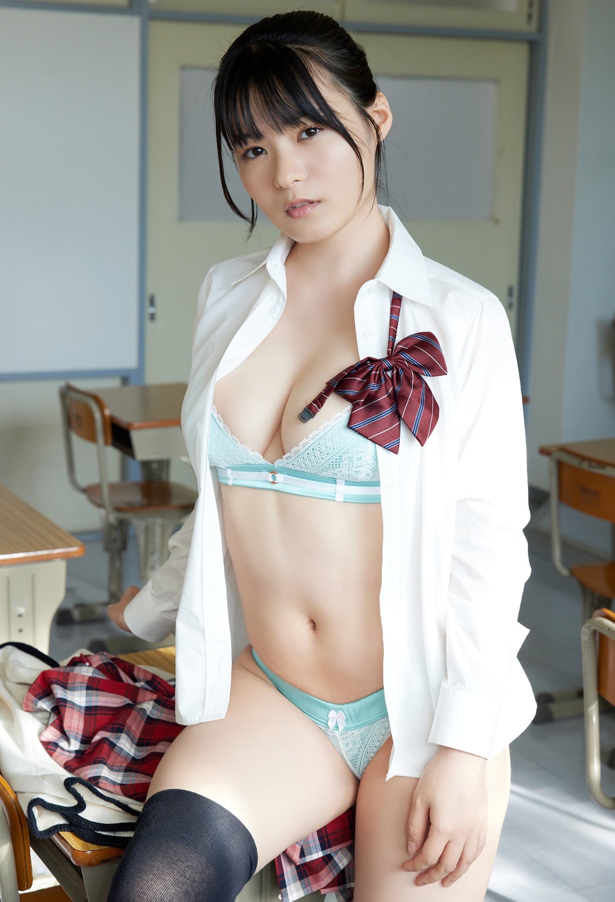 Japanese Idol Mizuki Hoshina Released gravure photo book Everyone has gone home PixiBB (29)